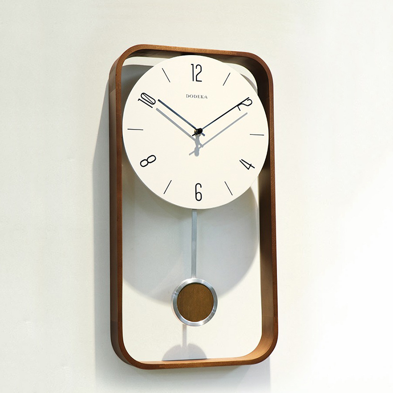 Japanese Luxury Lifestyle - Houten vintage wandklokken moderne woonkamer met